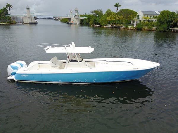 2015 375 CENTER CONSOLE