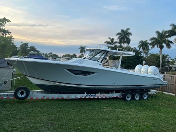 2021 37' 2021 PURSUIT S378